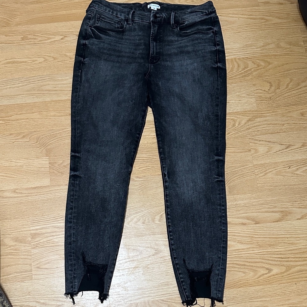 Good American Black Distressed Ankle Jeans size 16